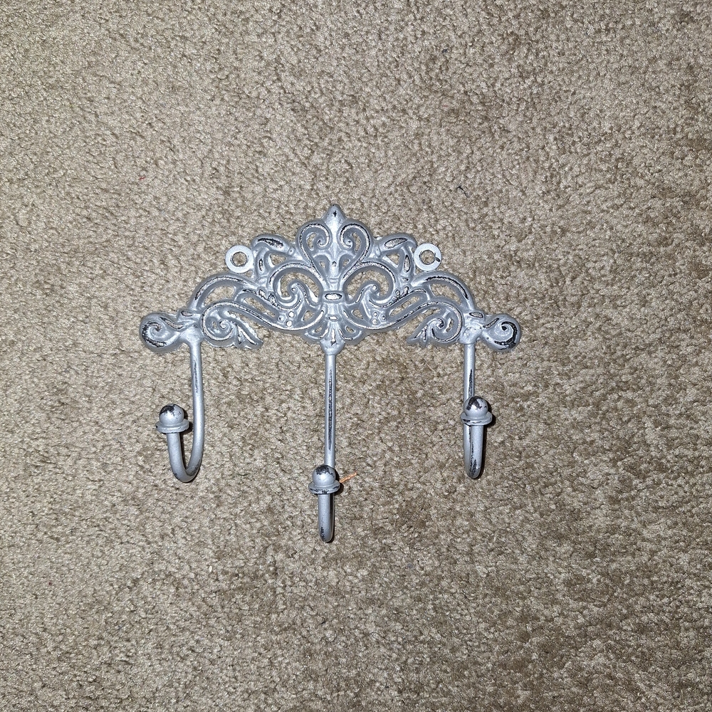 Source Unknown Silver Decorative Wall Hooks